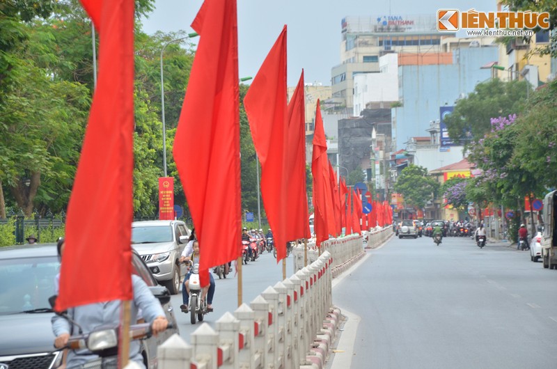 Ha Noi ruc ro co hoa chao don ngay hoi bau cu-Hinh-9